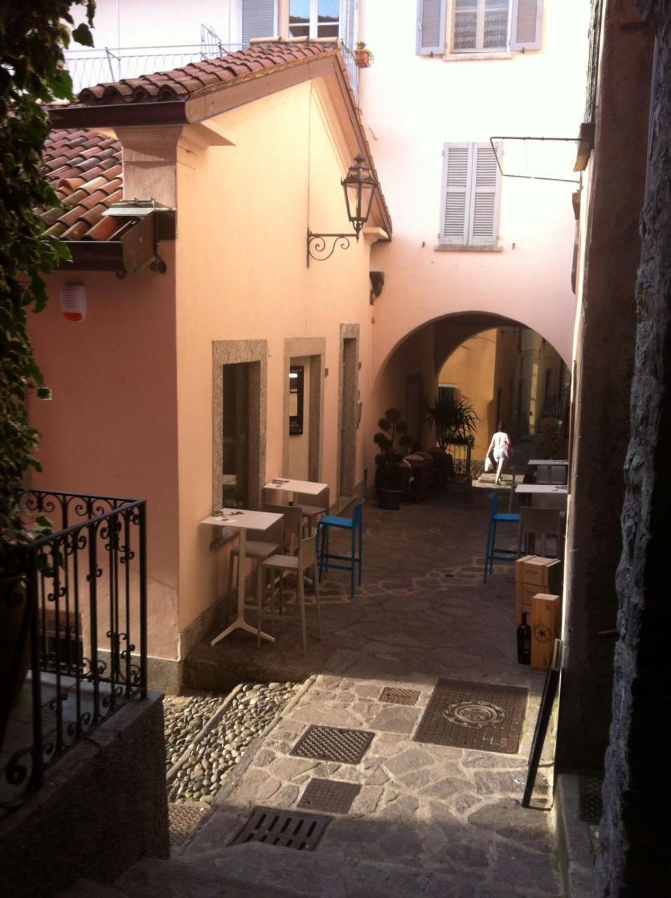 Casa Antico Borgo Di Varennaアパートメント エクステリア 写真